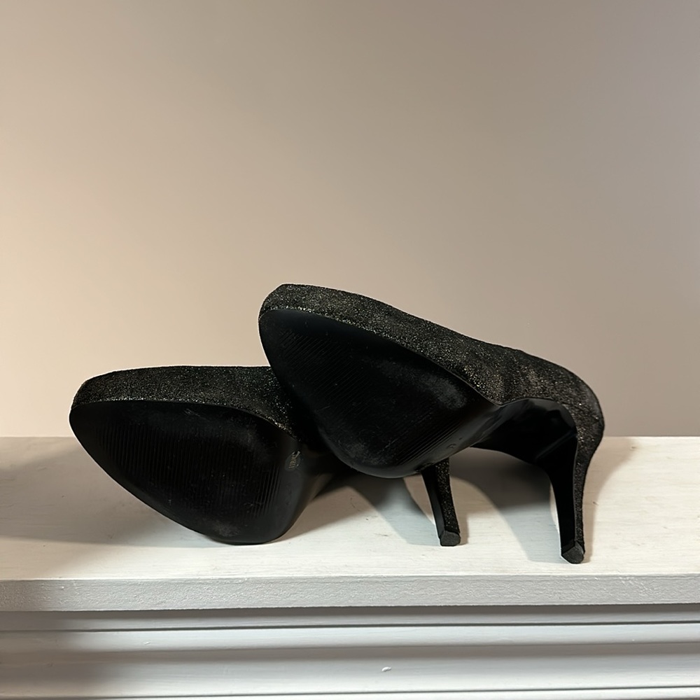 BCBG Pumps - Picture 3 of 7